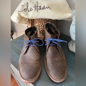 Cole Haan men’s 10 brown suede Chelsea short boot.